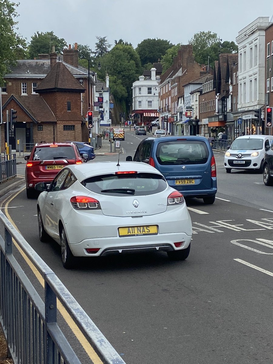 They decided to continue with the advisory 20mph zone. I realised I hadn’t even noticed the signage.However, it’s there. Behind the traffic signal. Will have to see if it will meaningfully alter the status quo, if not guess the DfT may claw even more money back.
