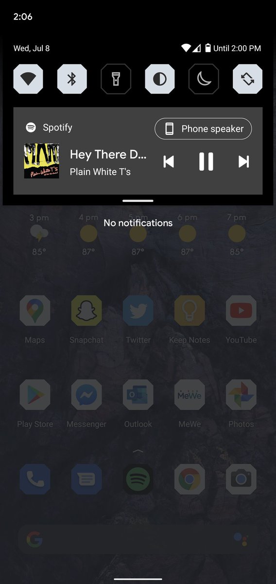 jmwilt21's tweet photo. These are the new media controls in #Android11beta2 , they are no longer an option to turn on in developer settings, but they are in by default. This is an improvement to what was in beta 1 because now when you swipe down the media controls begone much more reachable @helvetiica https://t.co/wn0nDWxqOd