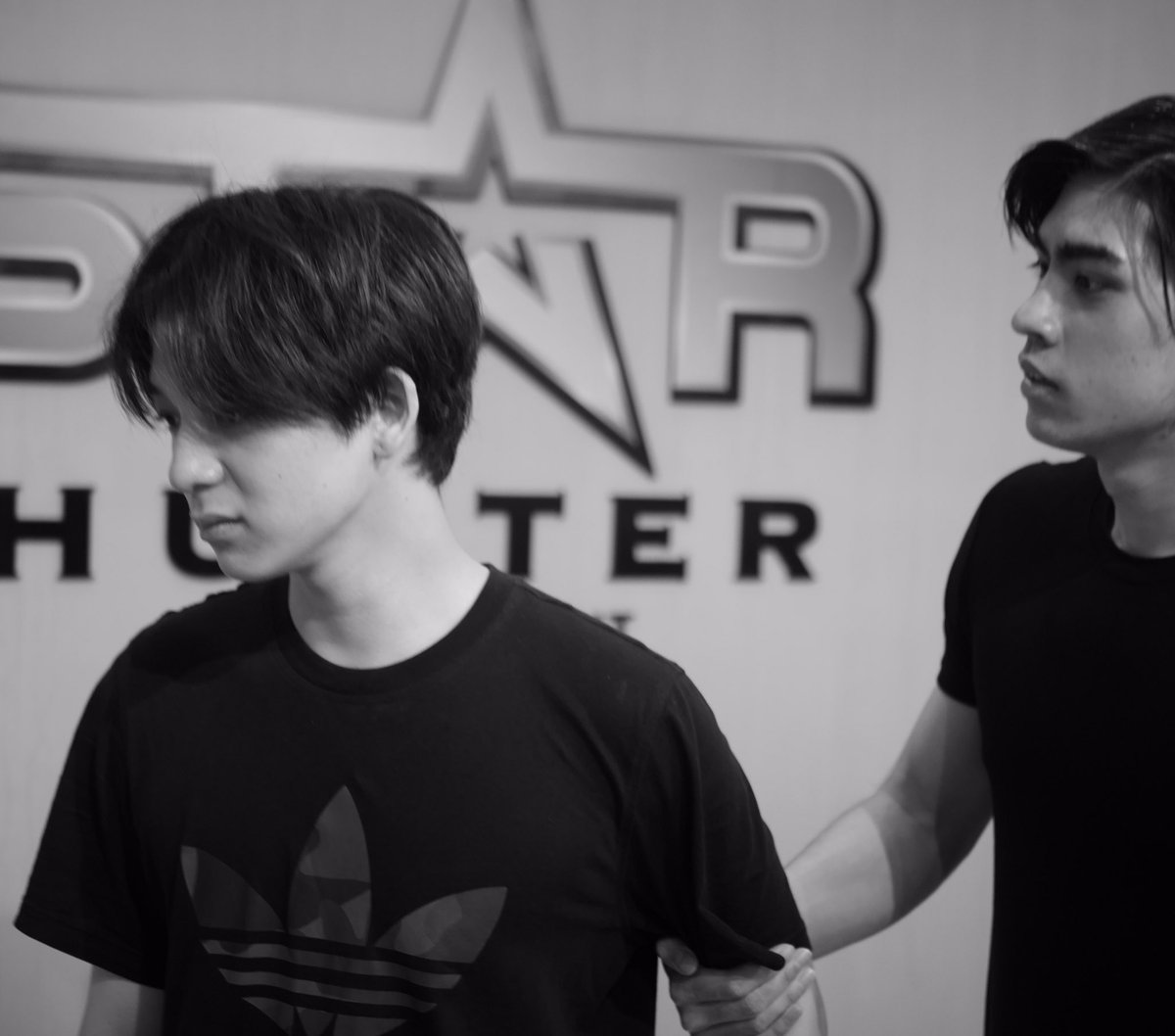 ฉากนี้เรียกน้ำตาจากครูได้ในฐานะตัวละครวายุ ที่กำลังจะเริ่มต้นใหม่กับใครซักคน แต่เค้าแค่มาดูแลแทนใครบางคน 
....มากไปกว่านี้ บาส ยังทำให้ครูเห็นพัฒนาการด้านการแสดงที่ครั้งนึงเราเคยถูกวิจารณ์อย่างหนักหนามาด้วยกัน ครูเชื่อว่าซีรีส์เรื่องนี้ บาสจะได้พิสูจน์ให้เห็นฝีมือให้ทุกคนเห็นนะ
