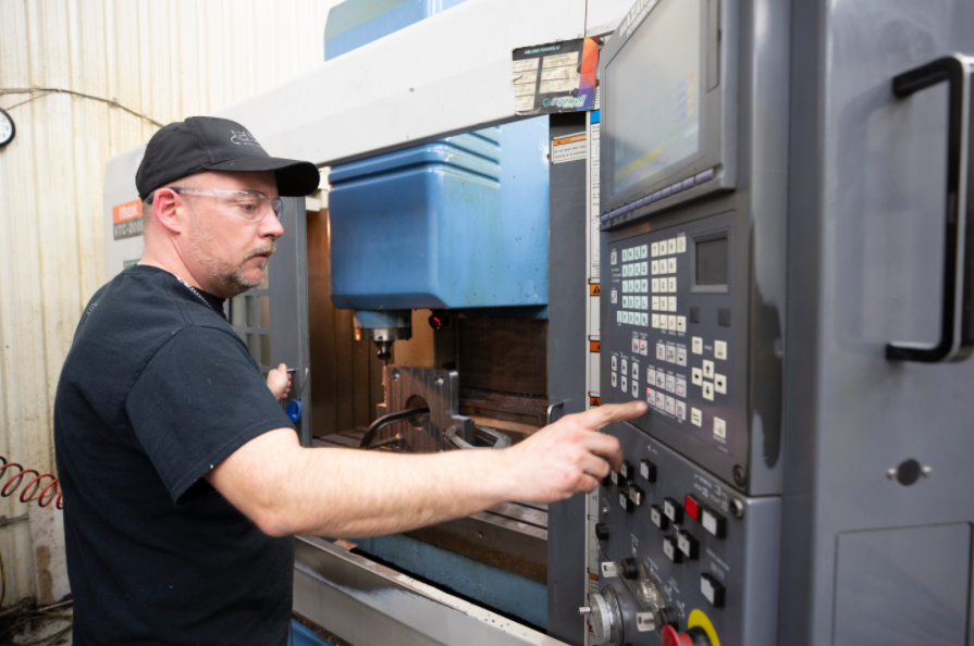 MazakCorp's tweet photo. Ask Usinage R.A.'s customers, and they'll tell you they're loyal to this Quebec manufacturer of large compression molds. Find out how Mazak helps Usinage build big parts without a big shop. https://t.co/rsqXZP4eul
#Mazak #RealShops #RealResults https://t.co/ARo331Zrq6