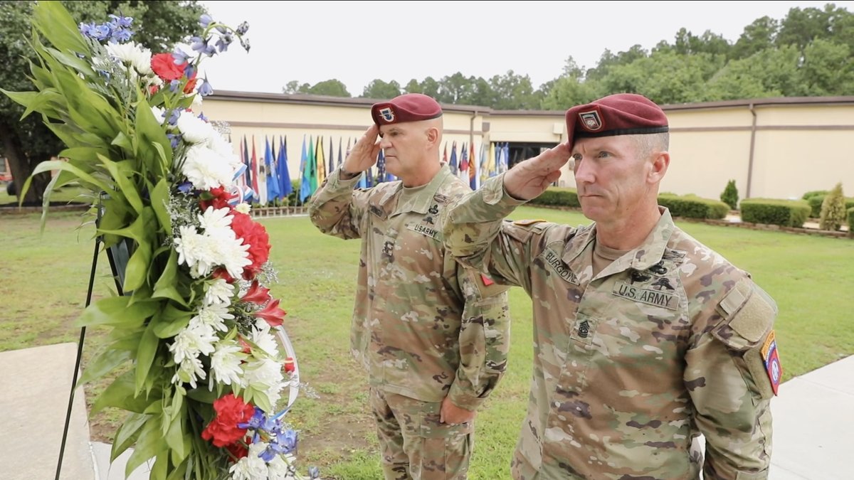 The All American command team and leaders from the 82nd Airborne Division Association honored our fallen #Paratroopers by laying wreaths during a memorial ceremony today on @FtBraggNC