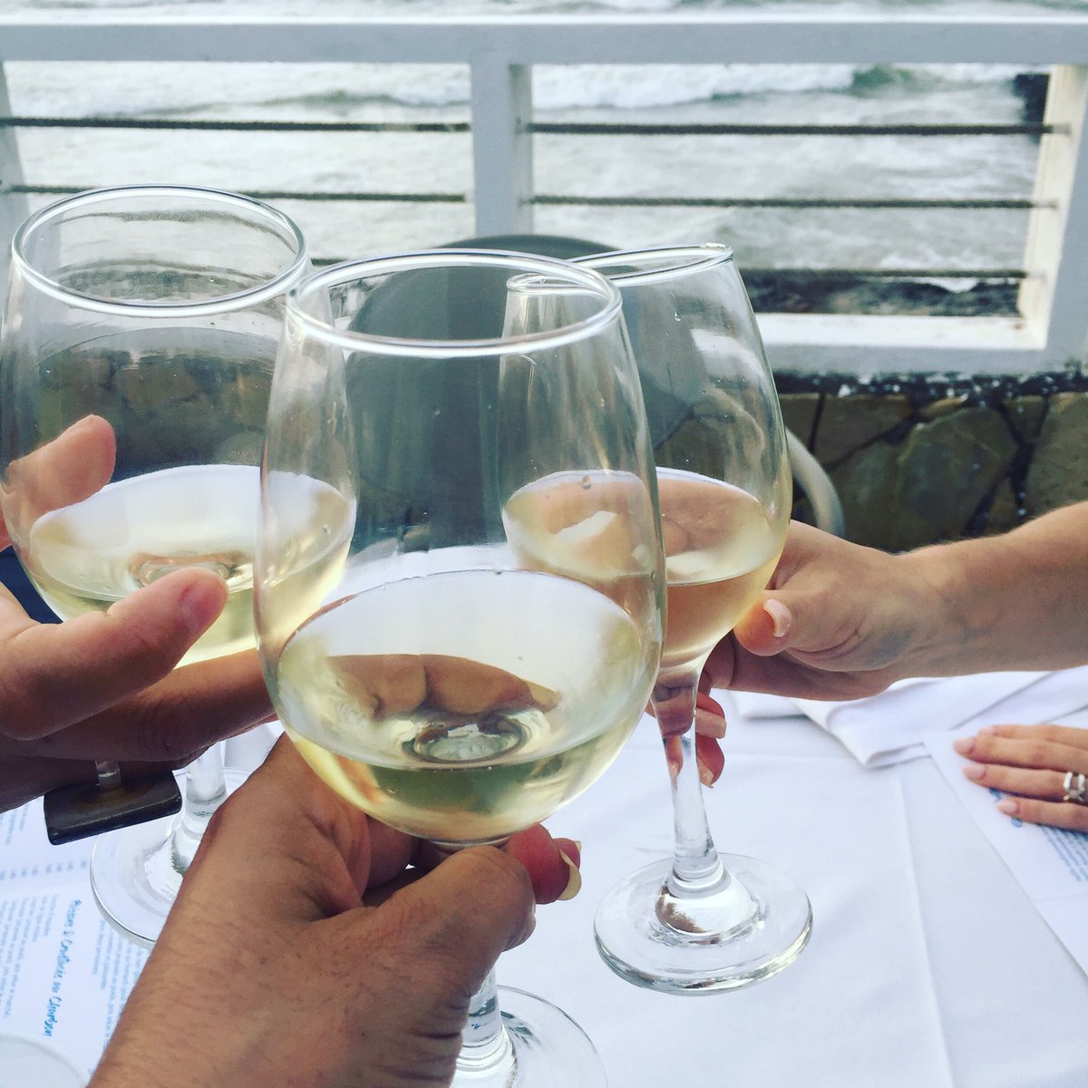 Salomerainbow's tweet image. À la vôtre !!!!! Dîner entre filles. #PremièreSortiePostConfinement #Pilotis #MaVieACasablanca