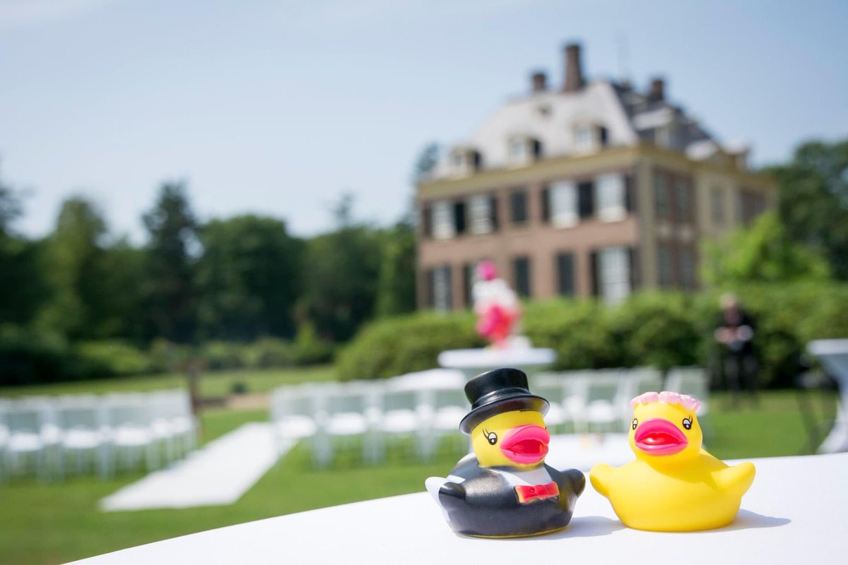 HuisVerwolde's tweet photo. OPEN TOPTROUWLOCATIE ROUTE ZONDAG 12 JULI A.S. - Hebben jullie trouwplannen en zijn jullie benieuwd naar de mogelijkheden van een romantische huwelijksdag bij @HuisVerwolde @glk 

Reserveer dan voor zondag a.s. tijdens de #ottlr @trouwlocatie via:
https://t.co/Cx3r5OjNsE https://t.co/4Q9wxx6VDs