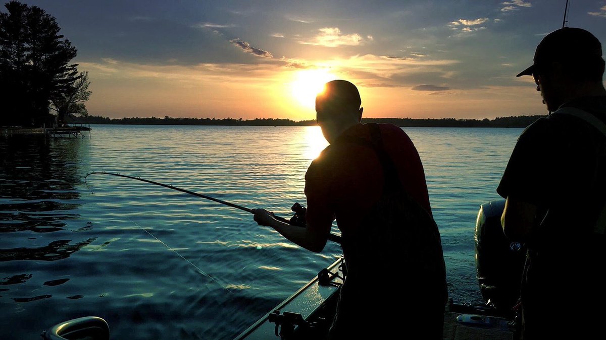 #lakecadillac #lakemitchell
Awesome family time in the boat or shoreline