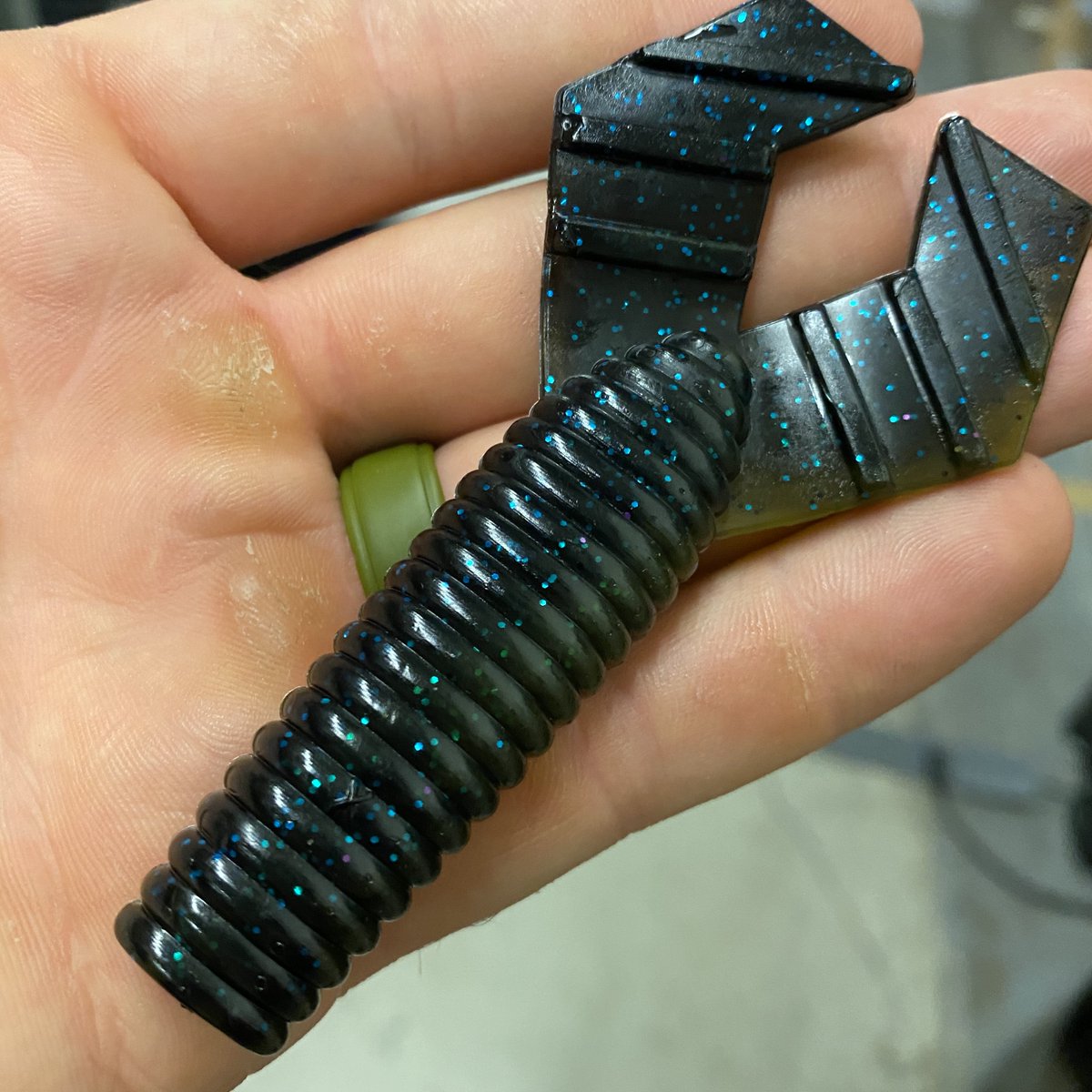 The Trailblazer was designed as a defensive-craw style trailer. It’s large body can be trimmed down for smaller applications, but the big claws make quite the impression!