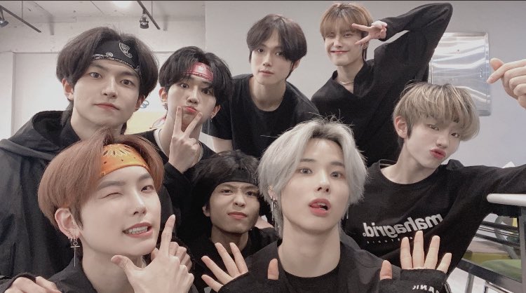 _mikakpop_'s tweet photo. Ahhh I can’t believe it’s been 1 month since debut! E’Last made me laugh so many times I can’t even count. I’m looking forward what adventures we have in store for E’Last and Elrings ^^
#1MonthWithELAST #TogetherWithElast #ELAST #엘라스트 @ELASTofficial https://t.co/B0xcuFmPSD