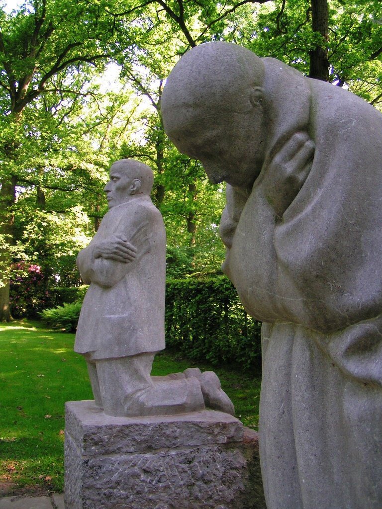 In 1910 Kollwitz turned towards the subject that she would make her own, motherhood & loss, in Runover. The loss of her son in 1914 was the genesis of her moving sculpture The Grieving Parents. Each is an island of tortured grief