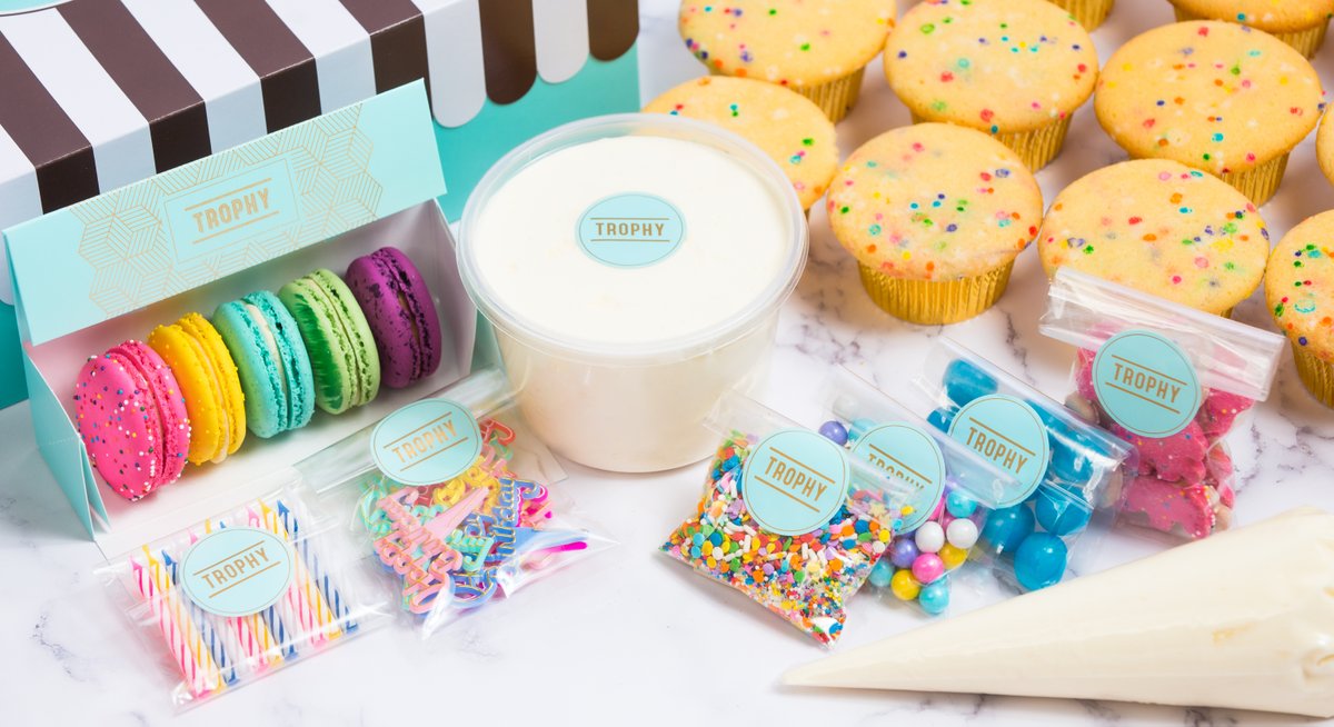 trophycupcakes's tweet photo. The Decorate Your Own ULTIMATE Birthday Dozen is here! Send them to a friend, or treat yourself! Includes our signature Yumfetti cupcakes, sprinkles, frosted animal cookies, Birthday picks, candles, delicious Madagascar Vanilla buttercream AND MACARONS!! https://t.co/v4VhrhVbgx https://t.co/1FbEyrHIkr