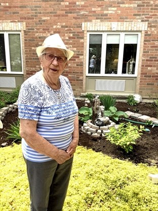 newsdurham's tweet photo. What a sweet person. Josie Welter’s community contribution recognized by Seasons Retirement Communities #RemarkableResidents https://t.co/k0v64d5ASk https://t.co/vTnNeLpd7Y