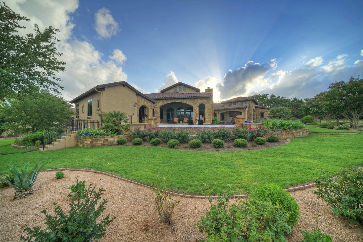 DMTXRealty's tweet photo. Beautiful Hill Country opportunity!
3021 Bridlewood Ranches, San Marcos
4BR/3.5B Tuscan style single-level luxury residence sits in the middle of the superbly located 20.43-acre estate, just 45 minutes to ATX, 10 minutes to San Marcos or Wimberley!  https://t.co/Pof4t4En7q https://t.co/2xFkYYVffp