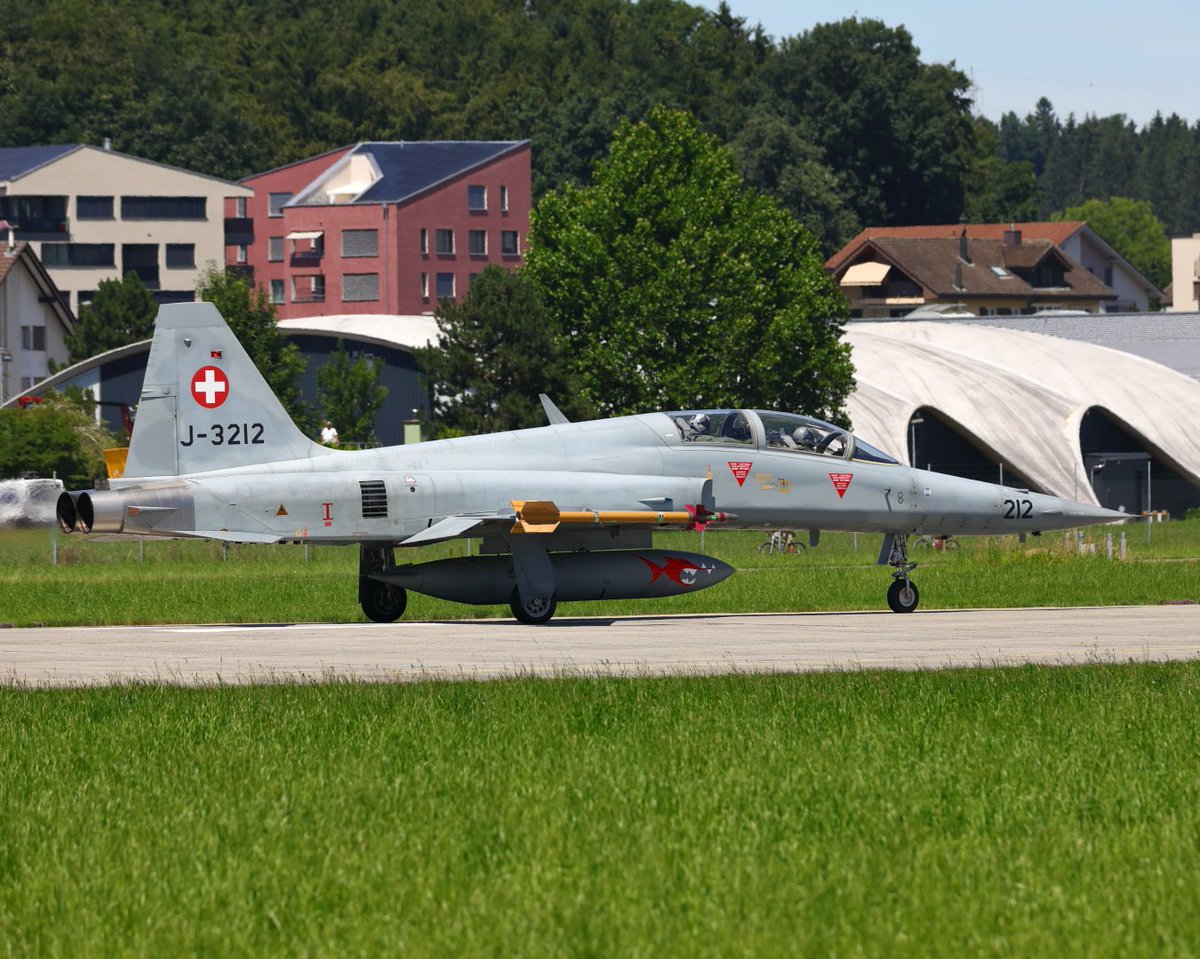 ogspotting's tweet photo. @ogspotting @vbs_ddps @patrsuisse #lsme #air2030 SwissAirForce Northrop F-5F ll Tiger; Takeoff LSME Airbase Emmen 08/07/2020 https://t.co/SIa3J9wyXq