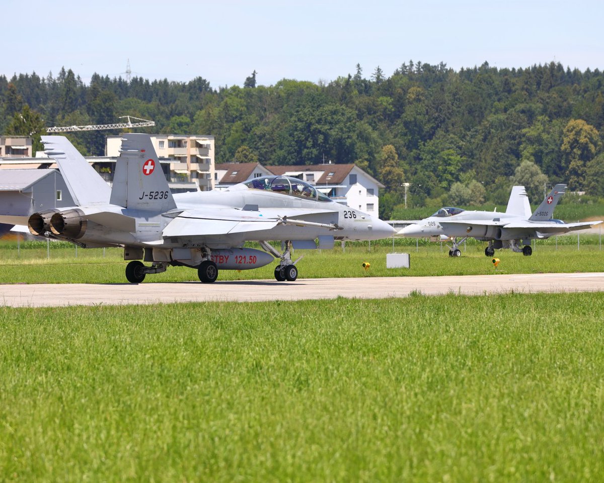ogspotting's tweet photo. @ogspotting @vbs_ddps @patrsuisse #lsme #air2030 SwissAirForce Hornet F/A-18D J-5236, SwissAirForce Hornet F/A-18C J-5026 Takeoff at LSME Emmen Airbase 08/07/2020 https://t.co/hlELa5W4fv
