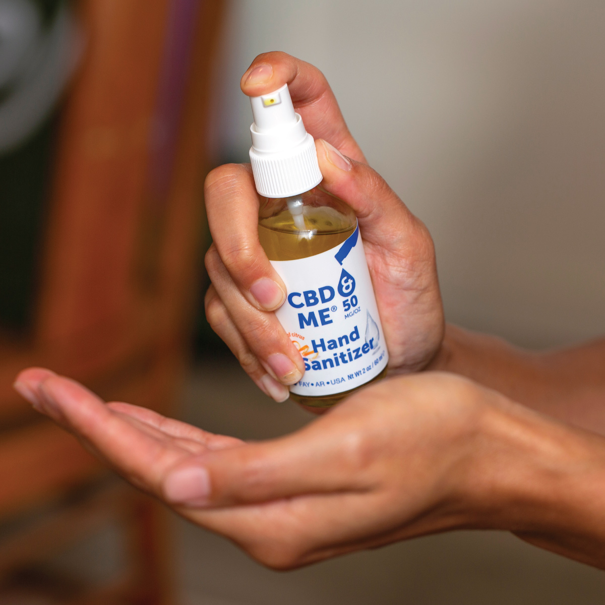 Shakebuds's tweet photo. Stay clean, moisturized and sealed with our custom hand sanitizer formula. Packed with powerful ingredients to kill germs without drying your skin, stock up and save with 2-packs and 10-packs all on the site. Perfect for home, office or back to school. https://t.co/QqcQNM4IPO https://t.co/ggYAsMOGw9