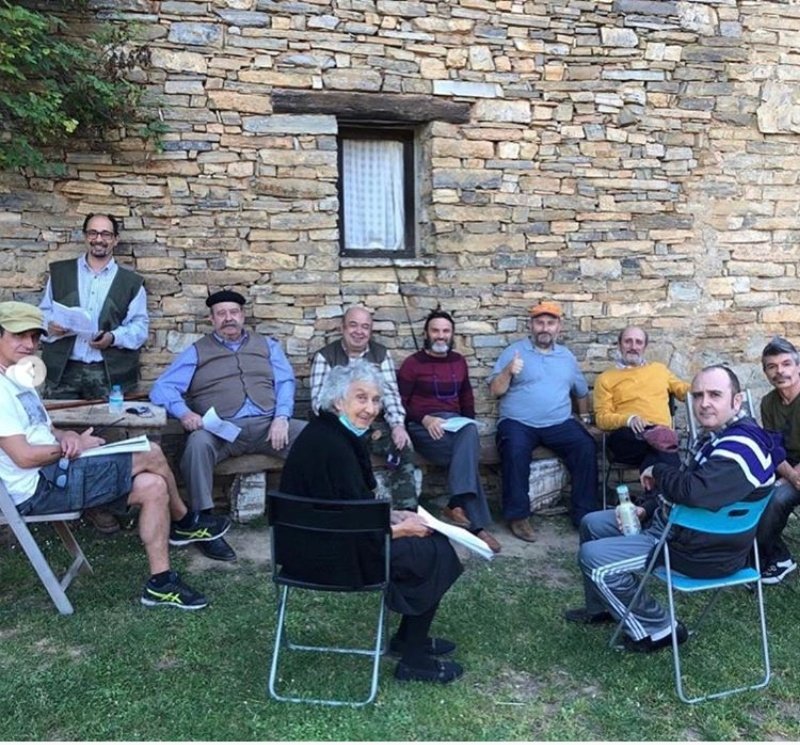 LQSACUBACF's tweet photo. Que sorpresa nos habéis dado !!!! 😍 @la_queseavecina junto a @elpuebloserie 🤣 @jordi_sz_actor @joseluisgilsanz @nachoguerreros @fertejerom https://t.co/03lBuWPoph