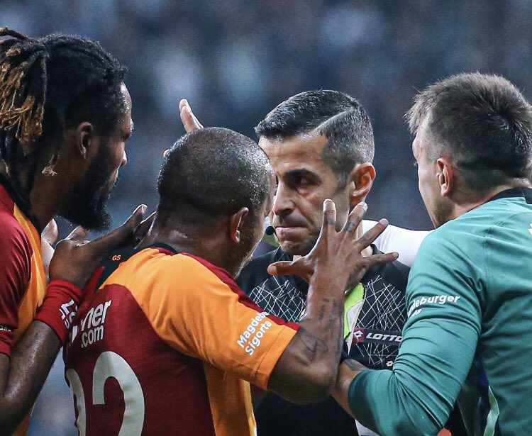 Selçuk İnan: "Bazen hakemler hatalarla maçın kaderini etkiler. Önemli takdir haklarıyla etkilerler, bunu futbol oynayanlar bilir. Bazen sizi ince ince oynatmaz. Kötü niyet hissettiğim için Mete Kalkavan hakkında konuşuyorum. Benimle konuşurken haddini bilecek.” 
(2015) #ALNvGS