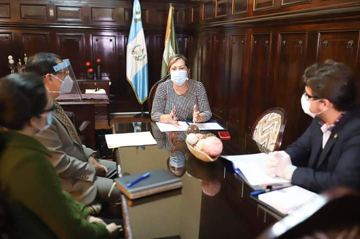 Para intermediar por más presencia policial en el departamento de Huehuetenango y así evitar hechos delictivos y conflictos sociales,  me he reunido con autoridades del Ministerio de Gobernación. 

#JuntosSaldremosAdelante
#TrabajoLegislativo
#IXLegislatura
