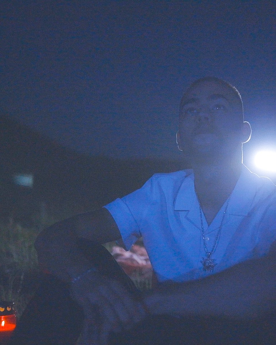 NYAEL300's tweet photo. 00:00 komt de Sadboy EP uit. Een gebroken hart, maar gemaakt uit liefde. M’n debuut EP, waar heel hard aan gewerkt is. Duurde misschien even maar het moest perfect zijn in mijn ogen. Iedereen die het straks deelt zie ik stuk voor stuk. I’m proud of this one, hoop jullie ook. ❤️✨ https://t.co/hBvrUkihid