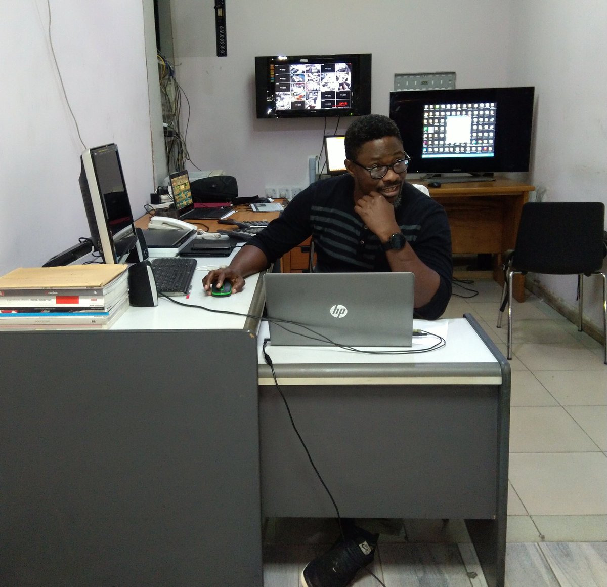 chaigzy's tweet photo. Sometimes I listen, sometimes I talk...
#mycreativespace https://t.co/vJ4nlinGqh