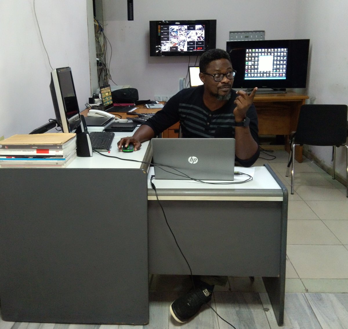 chaigzy's tweet photo. Sometimes I listen, sometimes I talk...
#mycreativespace https://t.co/vJ4nlinGqh