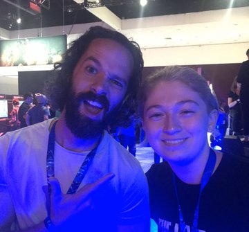 During that time (2018), ND was starting to ramp up their marketing for TLOU2. We went to our first E3 together and literally went to every TLOU related event LOL. It was also where I took this photo of Logan with  @Neil_Druckmann LMAO little did we know - 5/7