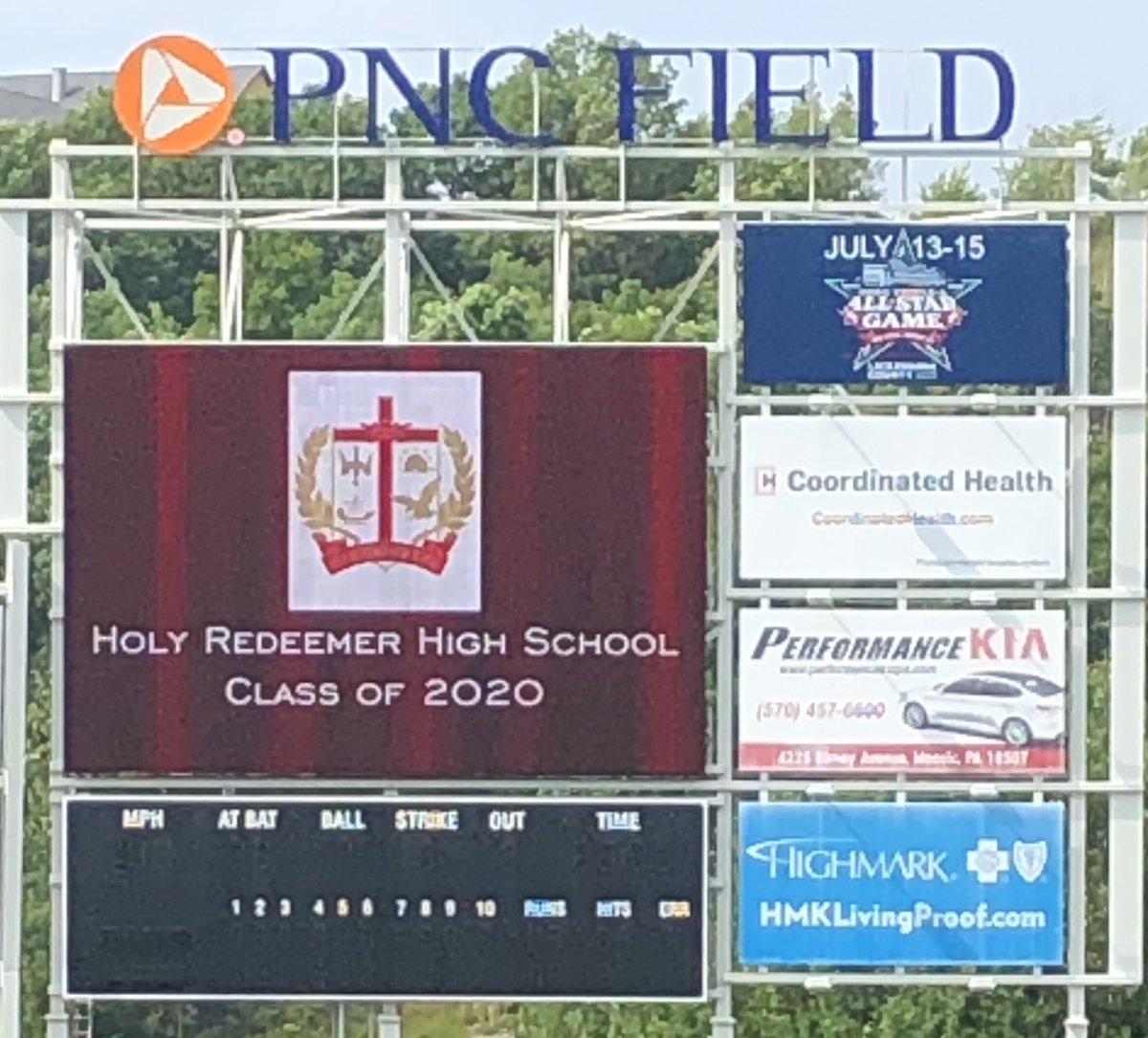 HOLY REDEEMER ROYALS tweet media