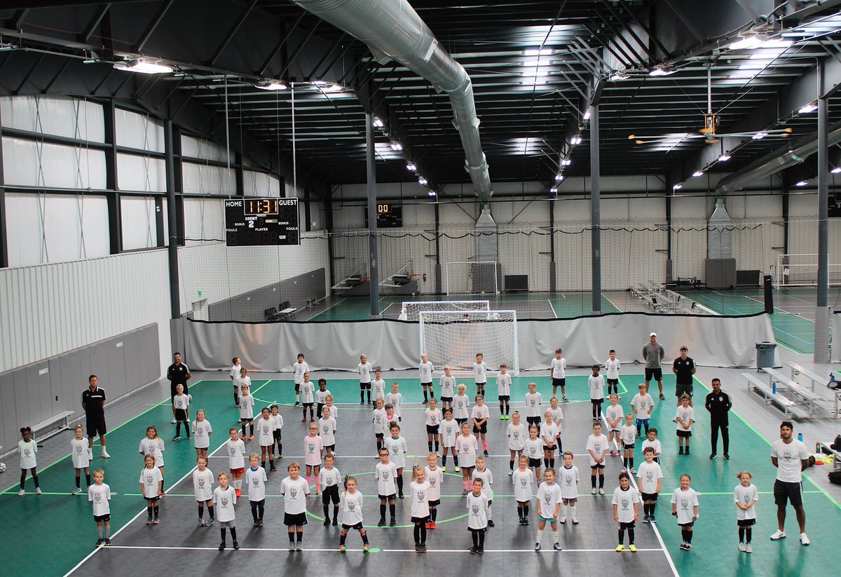 EdmondSoccer's tweet photo. What a great start to our new ESC Futsal Academy! Thank you to all the coaches, players, parents and Score OKC for making this happen! More photos and Info coming soon!

#WEAREEDMOND #ESCFUTSALACADEMY @EdmondSoccer https://t.co/I7KG7TdgPK