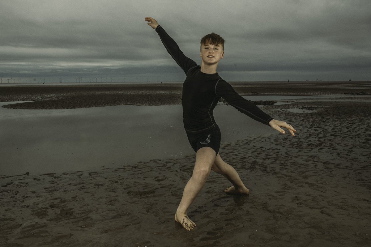 KarenHa16388067's tweet photo. Meeting his new teammates for the Dance World Cup 2021 and having a photo shoot on the beach (as you do!) #boysdancetoo #hulldance @AnlabyStudios https://t.co/UZEPEN7ENj