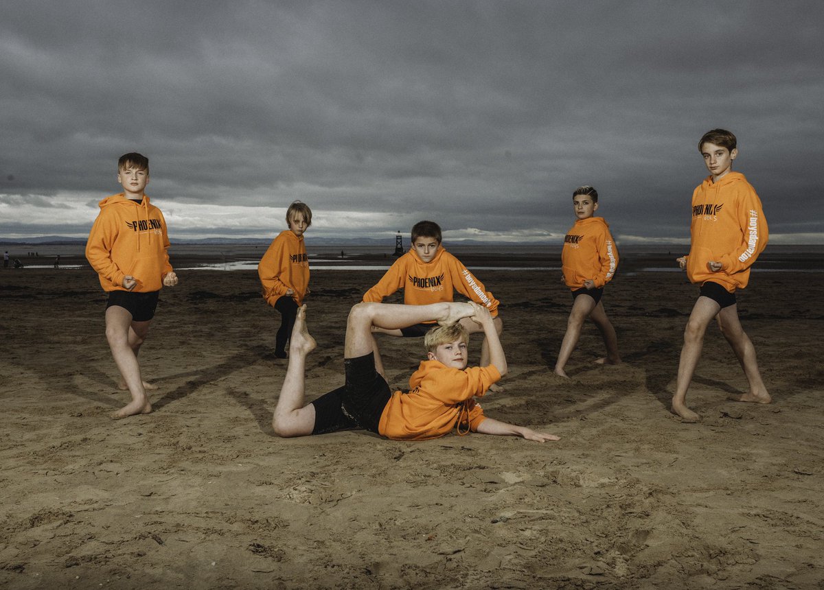 KarenHa16388067's tweet photo. Meeting his new teammates for the Dance World Cup 2021 and having a photo shoot on the beach (as you do!) #boysdancetoo #hulldance @AnlabyStudios https://t.co/UZEPEN7ENj