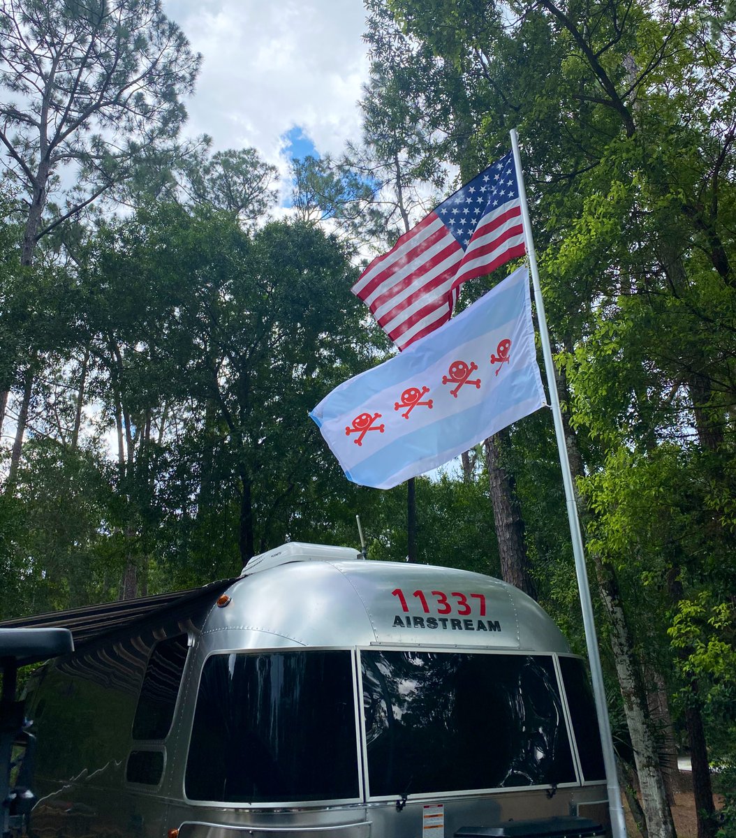 SecBarbie's tweet photo. The @defcon @_dc312_ remote outpost. Way away from everyone (kinda)! #HackerCampers #DEFCONSafeMode #DEFCON #DEFCONGroups #ChicagoHackers #DC312 https://t.co/nI5jkHnPFq