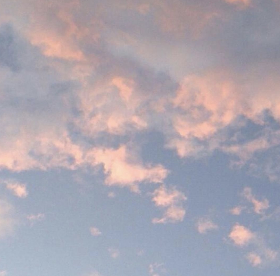 IdleSleep's tweet photo. Beauty sleep is real, and there’s science backing it up! Your skin cells regenerate while you're asleep, so it's important to get enough sleep - or else your skin will look more aged, and be prone to sun damage. ⁣⠀
.
#SleepIdle #MadeInUSA https://t.co/MLLGj0JdN5