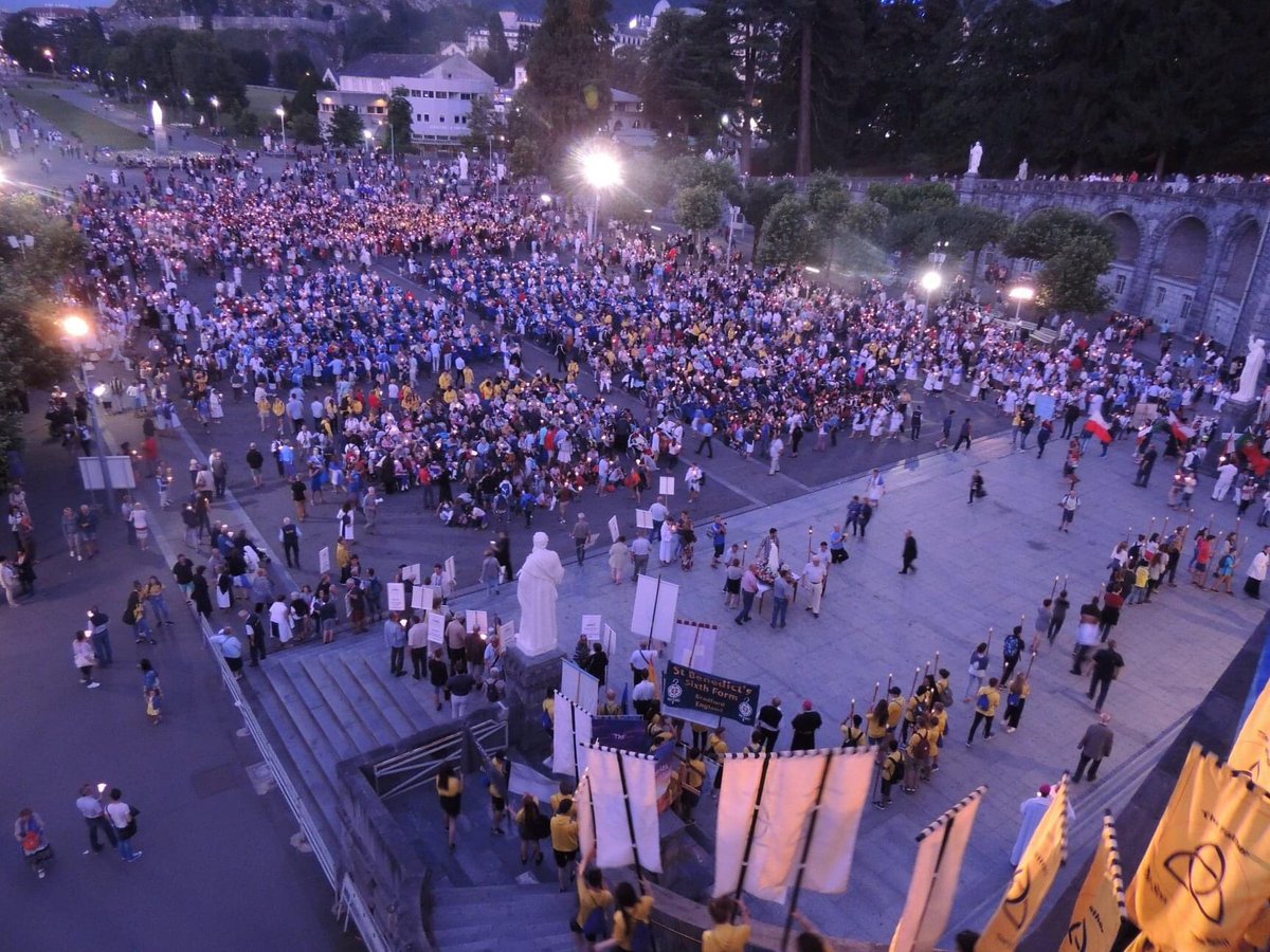 LeedsDYS's tweet image. The best way to end our final day on pilgrimage to Lourdes is the Torchlight Procession. Such a beautiful end to our day of celebration before we would be returning home. 

#LeedstoLourdes #VirtualPilgrimage