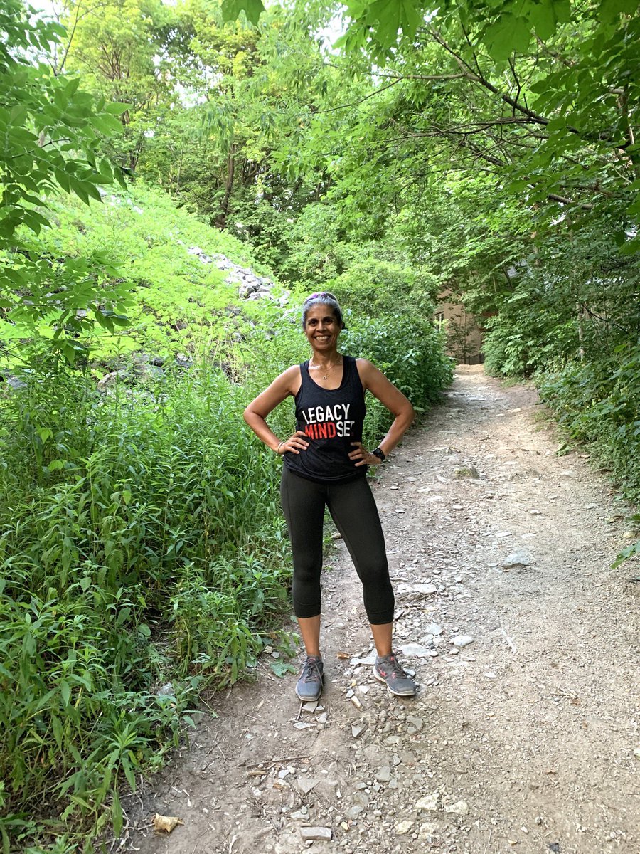 akrred's tweet photo. @JohnStantonRR I’m on the move daily, run or walk 5 to 10km daily chasing 🌅’s. Train w a personal trainer 2x weekly. Raised $ for @BBBSofPeel 🚶♀️ing 33 km or more for #moveformentoring Sit on two boards, am an avid community volunteer, creating time & space to make our world better. #bekind https://t.co/AalcBhvsIX