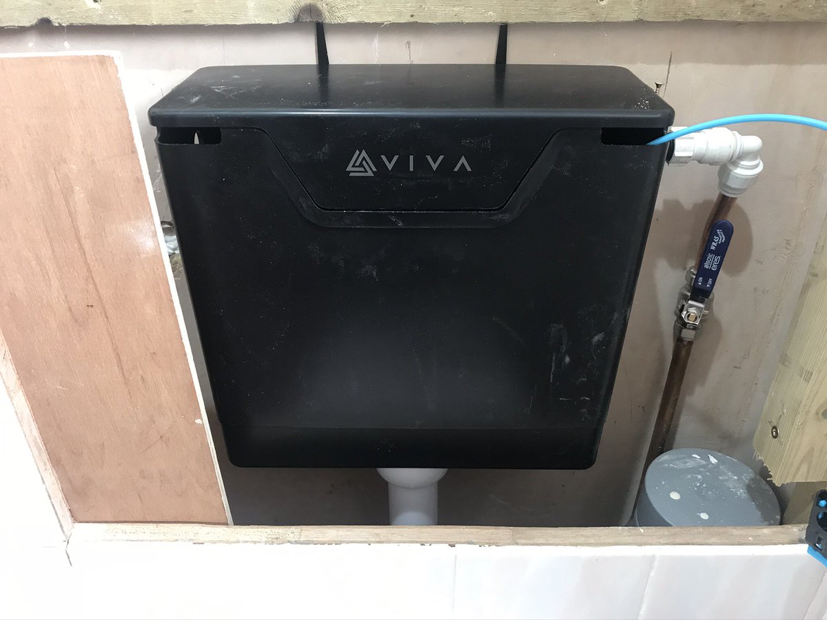 awallisplumbing's tweet photo. Today’s fun @vivasanitary #OutWithTheOldInWithTheBlue https://t.co/Ui4A9MCkCm