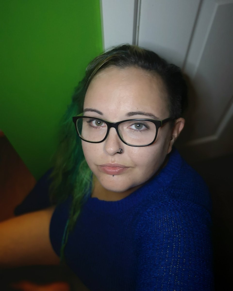 Beffanny2's tweet photo. Been quiet due to painting and DIYing. Sorry!
Lo, my tired, fat, freshly showered self.
#bluehair #greenhair #undercut #sideshave #shavedhead #tattoos #piercings #altgirl #gamer #gamergirl #nerd #nerdygirl #adorkable #adorable #biggirl #bbw #thicc #thiccthighs #thiccgirl #glasses https://t.co/7GSrMJ84q3