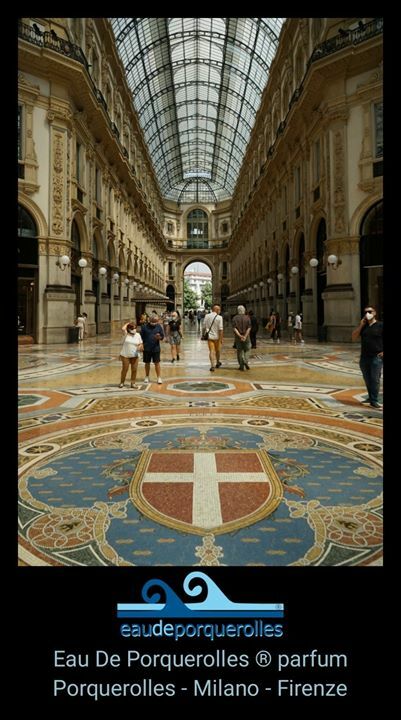 fatateam's tweet photo. Glamour français Stile italiano © Lo charme di un'isola magnifica e l'alta artigianalità tipicamente italiana. Un connubio perfetto, per te #eaudeporquerolles #madeinitaly #profumi #arteviva #foulard #mychrono #orologi #tempodamore #gioielli #moda #passione #artandcraft #han… https://t.co/RGEJNCqIqu