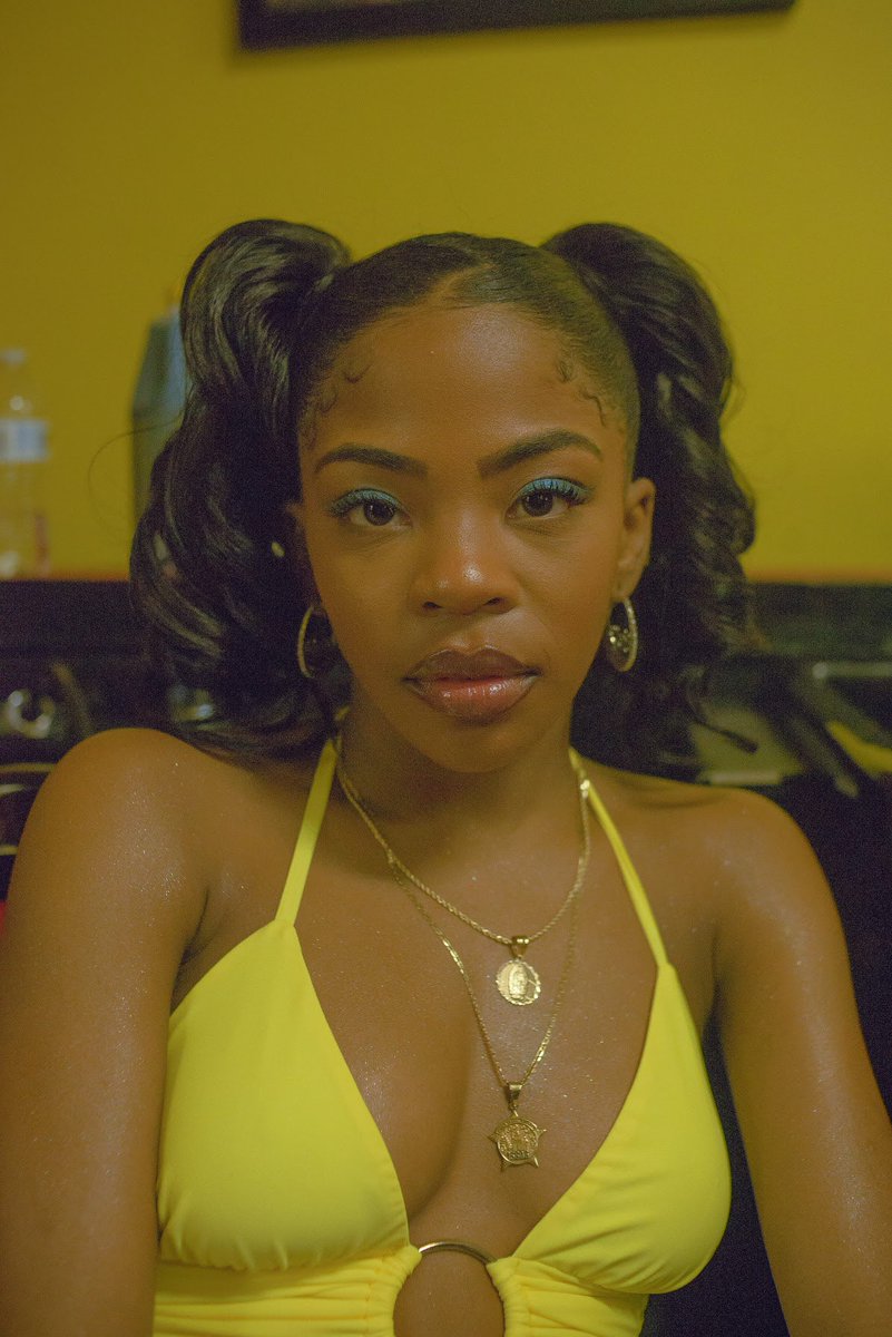 KingCourtnie's tweet image. straight out of a 90s hair mag 💫