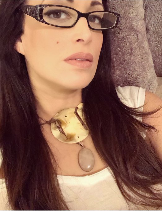 Love, health &amp; blessings to anyone seeing this. ✌️💜🌵🙏 #NikkiNova https://t.co/yCkbZRotnV<a href="/tag/nikkinova"class="tags"><span>#nikkinova</span></a>