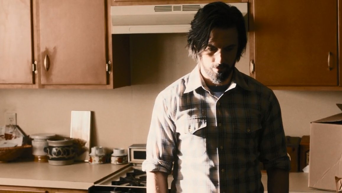 MoshiMotif's tweet photo. Happy birthday Milo Ventimiglia! And, in this episode, it’s Jack’s birthday! Well, Rebecca forgot, because she’s super pregnant–and cranky. Jack looks a bit forlorn in this photo, but the adorable Midwinter Strawberry creamer and sugar set looks great. #screentotable #dishes https://t.co/gWlbpYrmbR