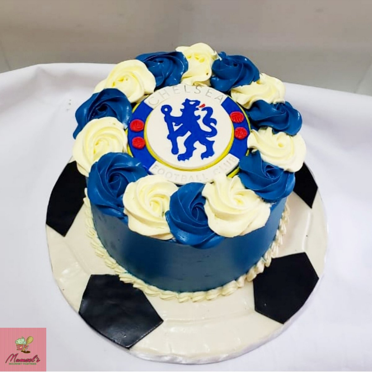 Mumzels's tweet photo. The perfect cake for a football fan's surprise birthday party! ⚽️ #ChelseaFC. #HandmadeTopper. https://t.co/uU7D1oPFVF