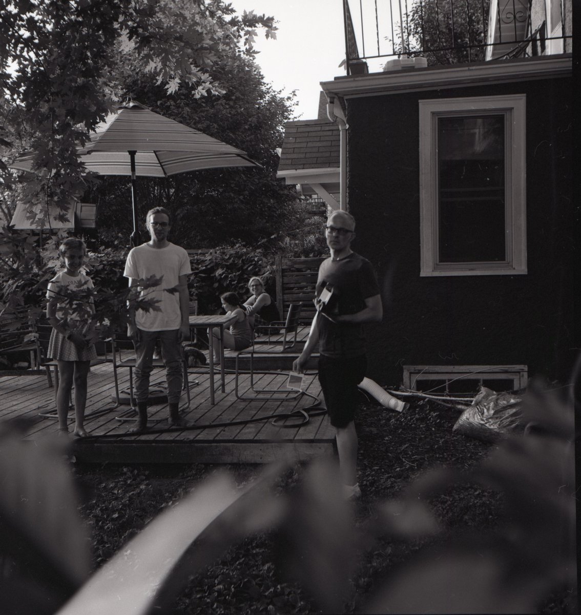 aleontaverna's tweet photo. love thy neighbor 
#isolation2020 
#120mm https://t.co/rGNNn2yTib