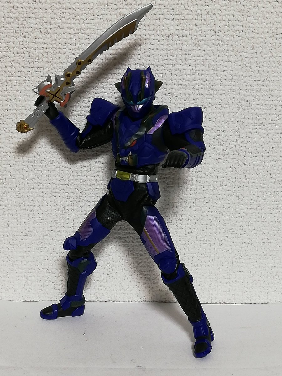 変身前を浪岡一喜氏が演じたデモンナイト！グレンやカゲリと並べたいが