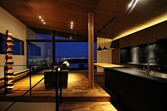 原田晃史 建築化照明として壁に照明を仕込んだりすることで どことなくおしゃれな雰囲気は出るけど 壁を強調したいのか シンプルに 照明を表に出したくなかったのか 色々考えると それだけでたのしくなってくる 建築化照明 雰囲気