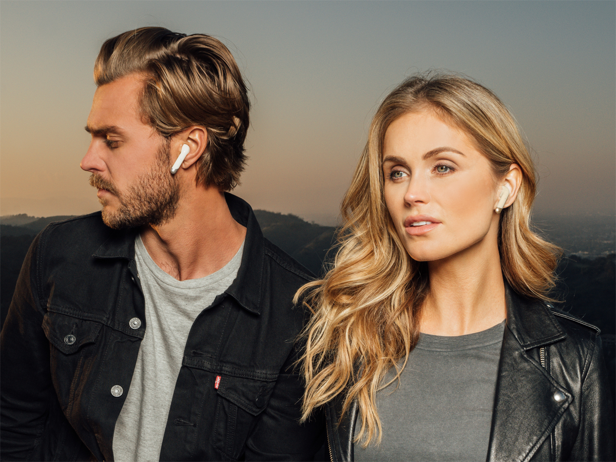 FUJIYAAVIC's tweet image. 【二刀流】フジヤエービック、同価格でイントラコンカ型(EARBUDS)とカナル型(IN-EAR)両帆のバリエーションを揃えたスウェーデンの完全ワイヤレスイヤホン"HAPPY PLUGS AIR 1 PLUS（エアワンプラス）"(7/17発売)の予約受付開始。全5色、11,980円。 #happyplugs #air1plus fujiya-avic.jp/blog/?p=55419