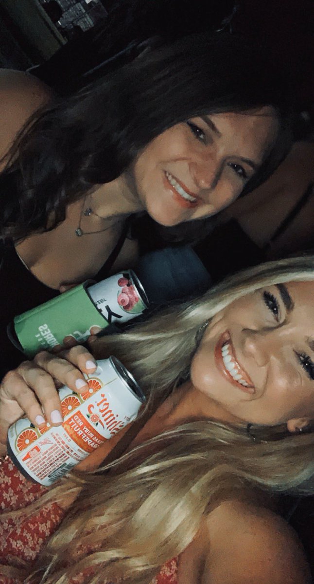 HarveyKenzie's tweet photo. missing fun nights w fun people 💕😜 https://t.co/Pi3JcbmgVw