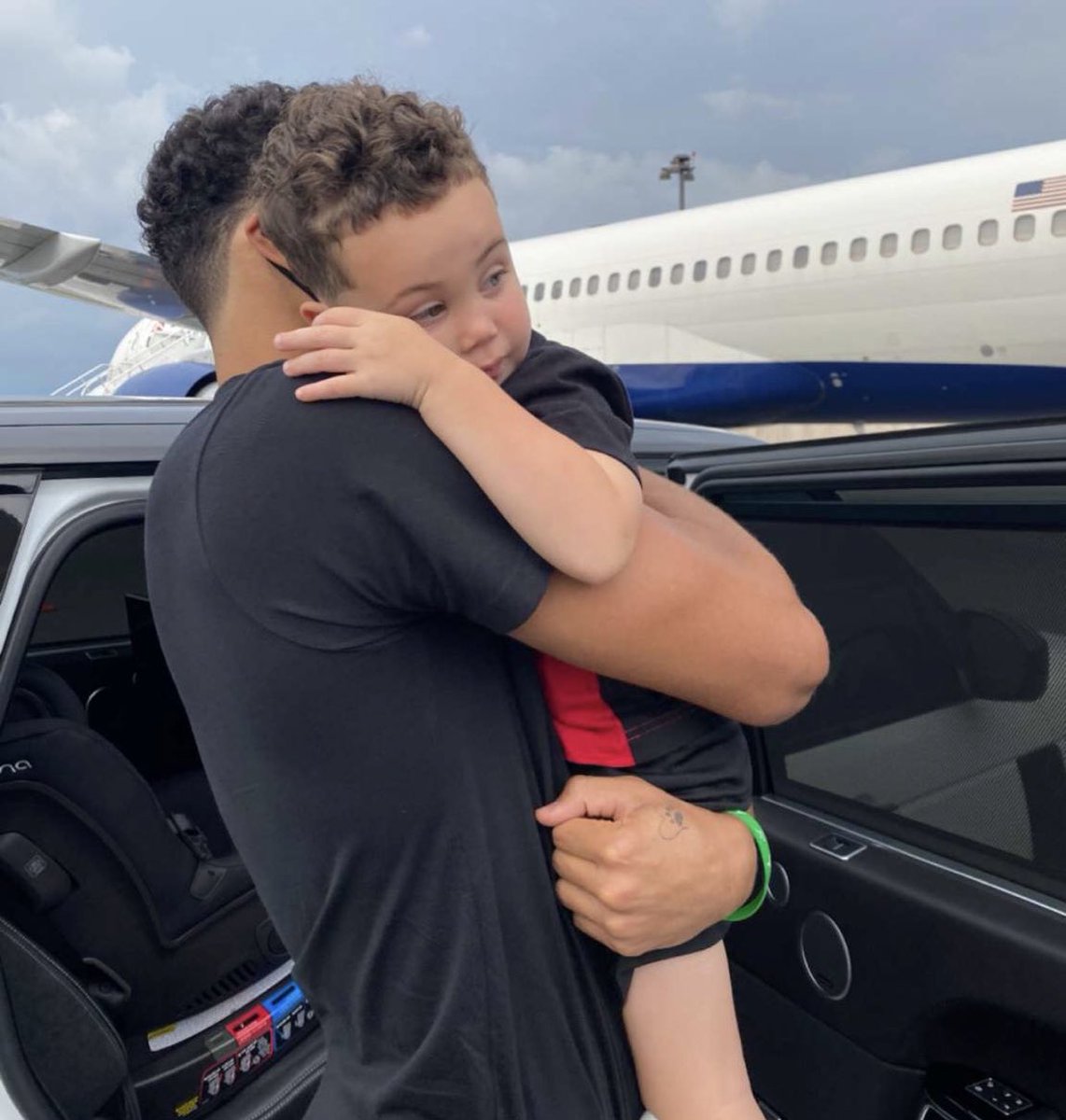 Celtics_Junkies's tweet photo. Jayson Tatum saying goodbye to Duece as he heads off to the NBA bubble 😞 https://t.co/RztnvBWh16