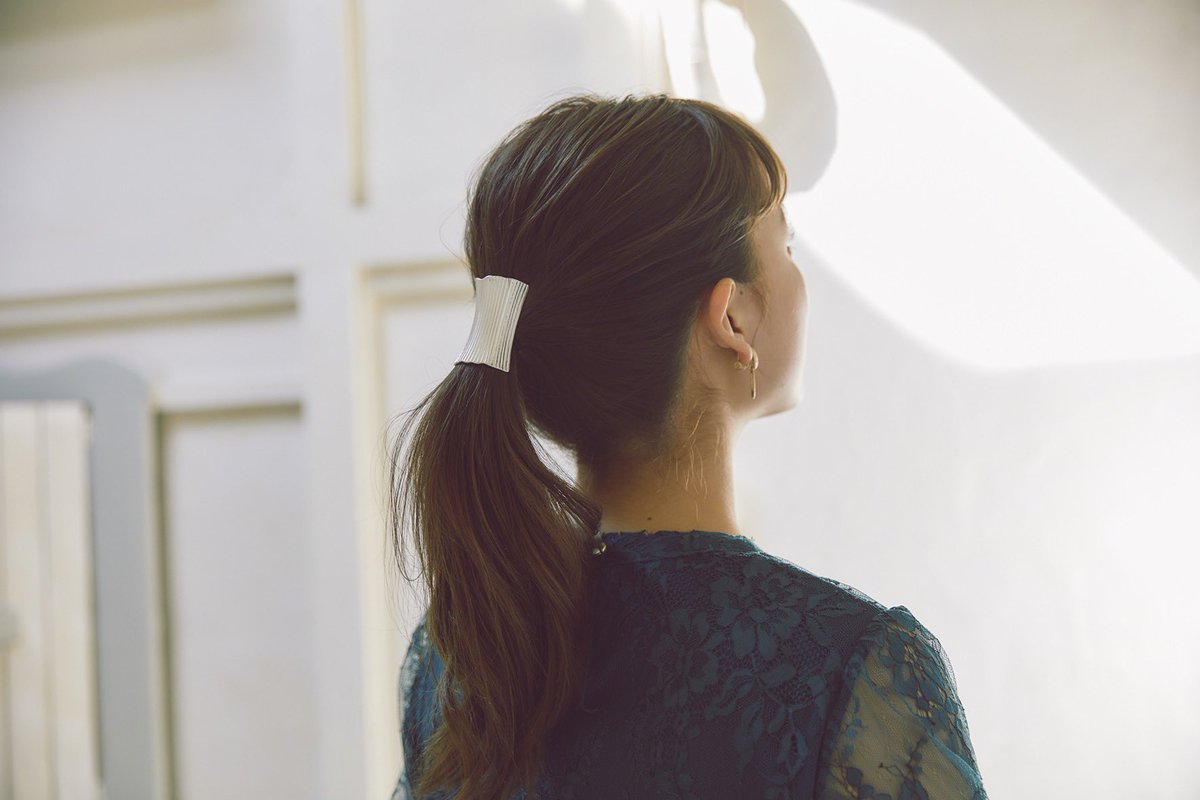 Its Demo A Twitteren ヘアゴムにつけるだけでモードなヘアアレンジ ヘアカフが登場 落ち着きのあるデザインで大人ヘアスタイルが完成します リブメタルヘアカフ 1 500 Tax メタルヘアカフ 1 300 Tax オンラインストアはこちら T Co Rnlr2hhv8y