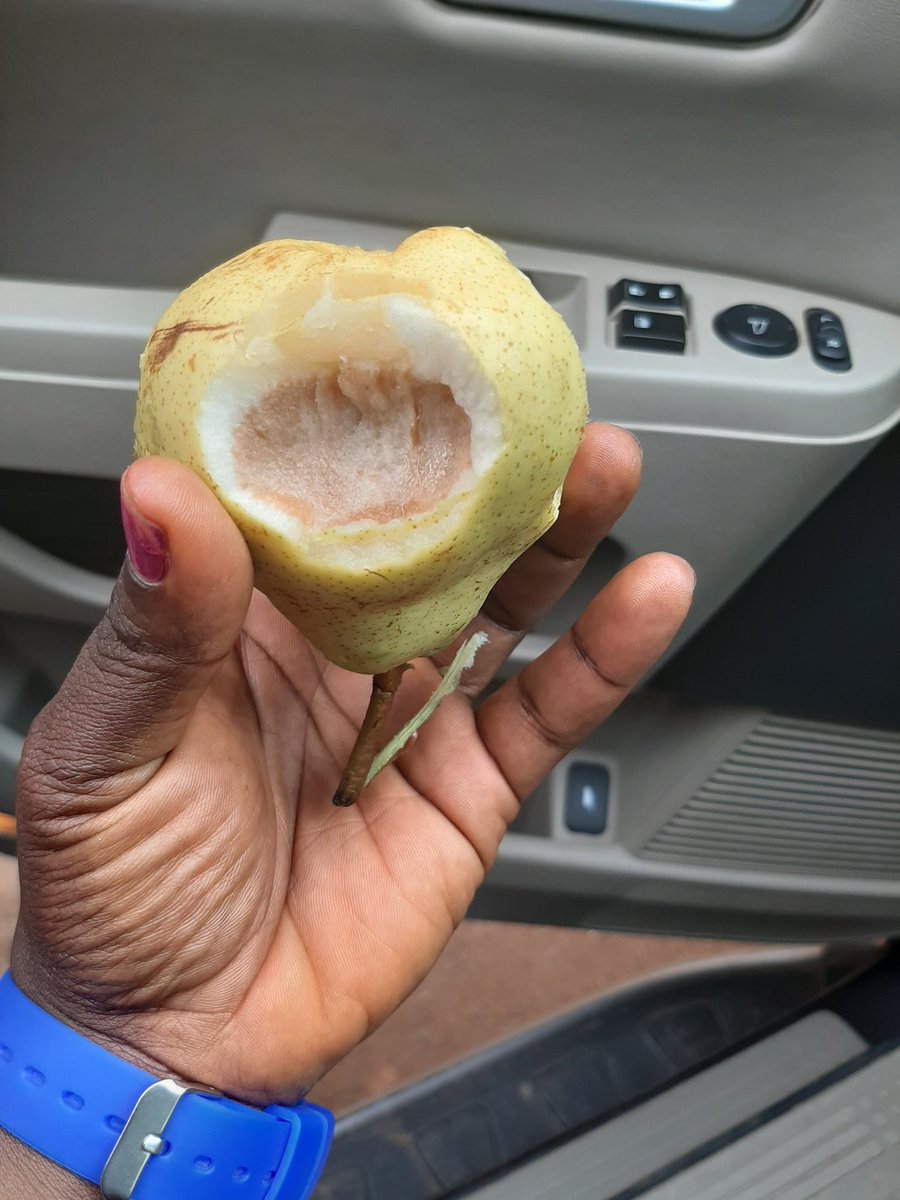 It is irksome and improper to buy rotten fruits instead of fresh/properly stored fruits most especially from a trusted brand like <a href="/Shoprite_NG/">Shoprite Nigeria</a>. Barely two days after purchase... na so i see am. Una no understand FiFo? Haba!