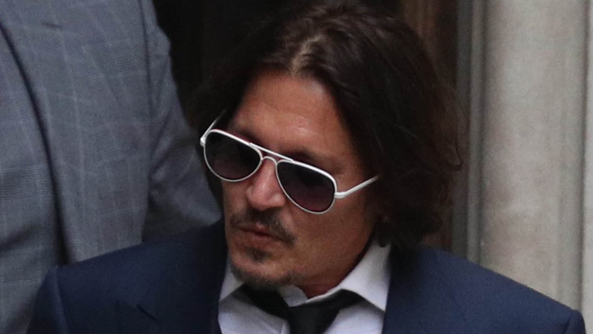 ToyShades's tweet image. Our shades can’t be beaten! #JohnnyDepp #HighCourt #whiteframes #britishpeoplebelike #AmberHeard