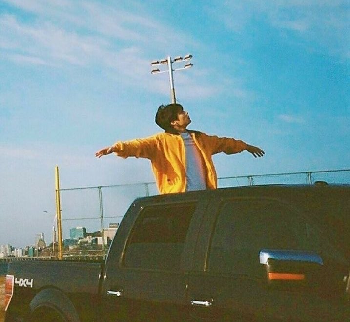 LINEPTWO's tweet photo. eu·pho·ri·a
noun
1. a feeling or state of intense excitement and happiness
2. jungkook https://t.co/2V0bqJdg4J