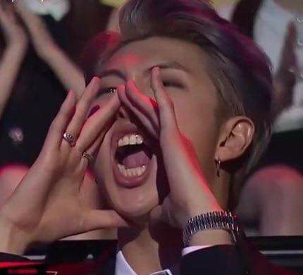 _AnitaMin_'s tweet photo. ¿Dónde es la fiesta?
#StreamToBeHappyWithBTS
#StreamOfEmotions
@BTS_twt https://t.co/KjxrmyN22y